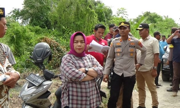 Kadis LHK Sumut Pimpin Pembongkaran Pagar Ilegal di Pantai Labu, Warga Apresiasi Tindakan Tegas