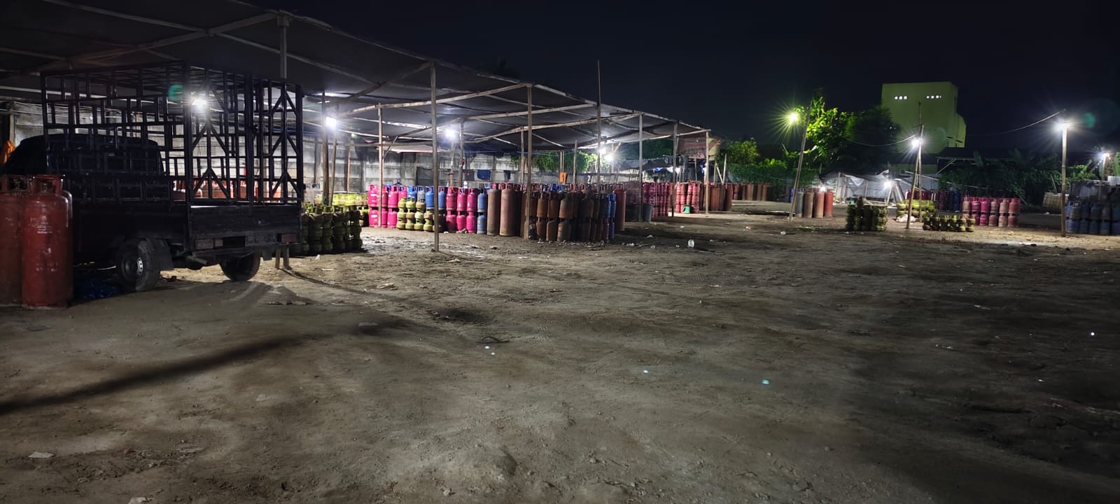 Tim Gabungan Grebek Gudang Gas Oplosan di Marelan, Ribuan Tabung Diamankan