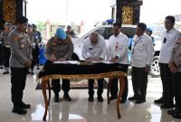 Pemprov Sumut Serahkan Hibah Mobil Dinas untuk Polda Sumut