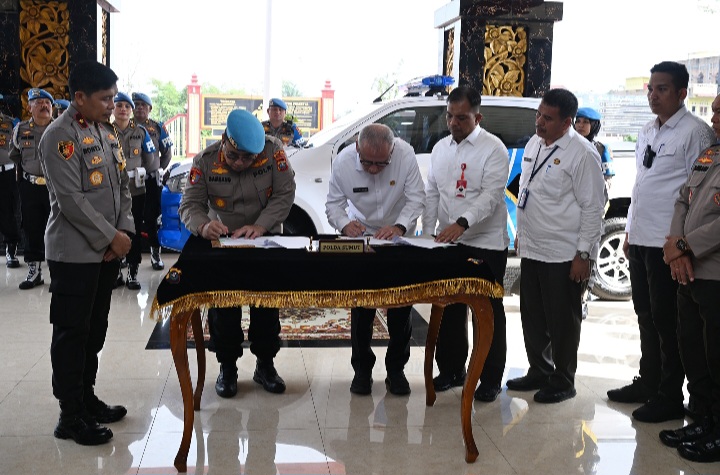 Pemprov Sumut Serahkan Hibah Mobil Dinas untuk Polda Sumut