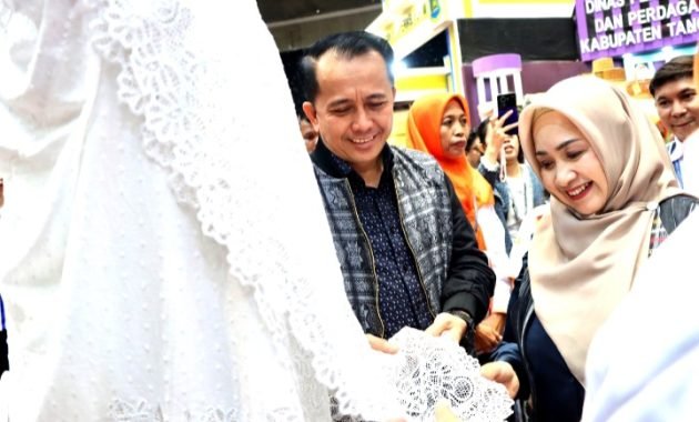 Fashion Show Tuwu Nukhada di Inacraft, Pj Gubernur Sumut Fatoni Sebut Bisa Kenalkan Tenun Nias pada Dunia