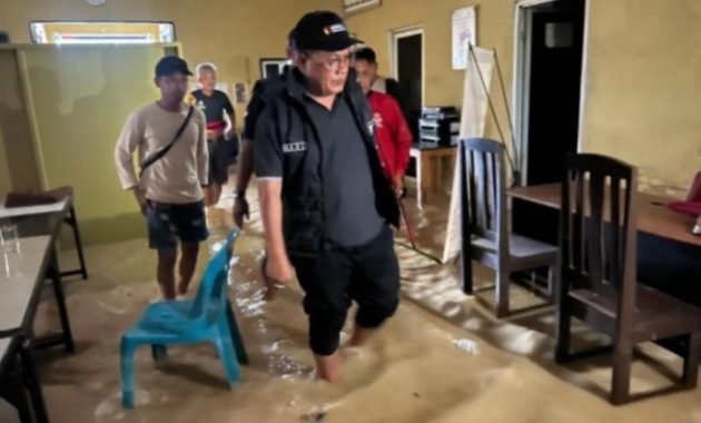 Ketua Bawaslu Sumut Tinjau TPS Terdampak Bencana di Binjai dan Deli Serdang