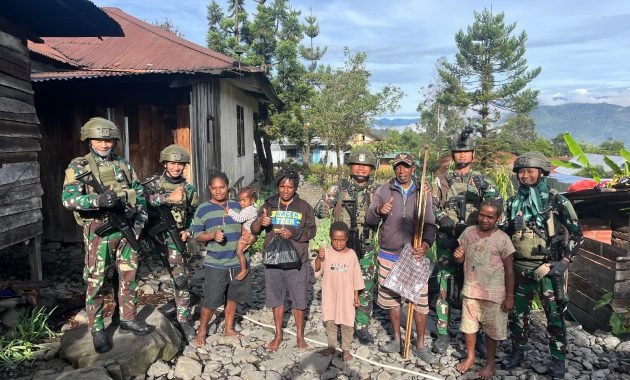 Tiba di Papua, Satgas Yonif 112/DJ Sapa Warga Kampung 55 Pruleme Distrik Mulia