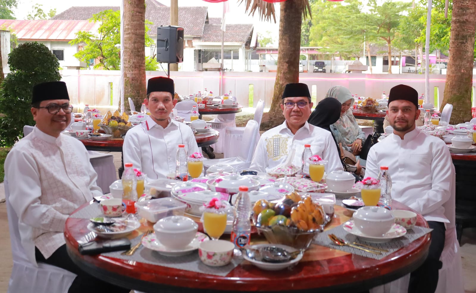 Bupati Aceh Barat Tarmizi Rangkul Dua Mantan PJ Bupati Sebelumnya: Ini Sebagai Wujud Penghormatan Pernah Mengabdikan Diri