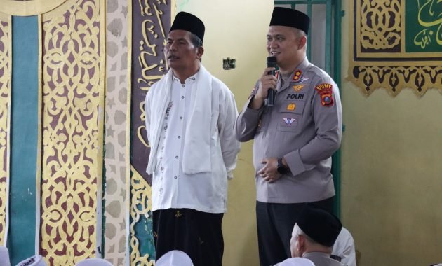 Safari Ramadan, Kapolres Dairi Sambangi Pesantren Dairi, Salurkan Sembako Dan Takjil
