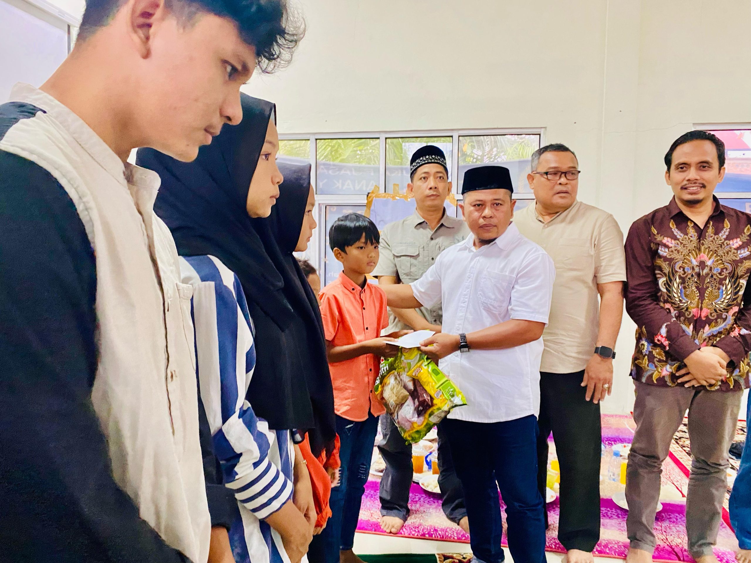 IMG-20250308-WA0138-scaled PWI Aceh Barat Gelar Kegiatan Tahunan: Bukber dan Santuni Anak Yatim