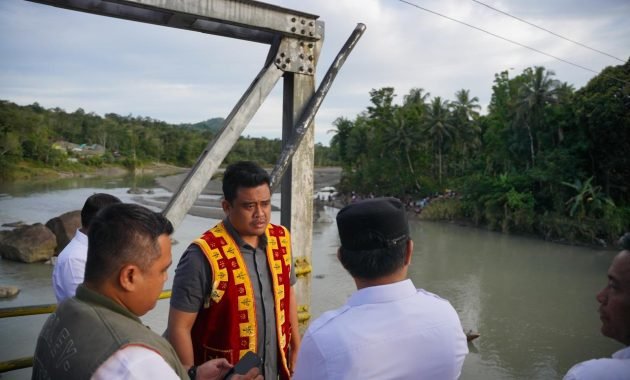 Tinjau Jembatan Ambruk di Nias Barat, Gubsu Bobby Nasution: Kita Bangun Tahun Ini 