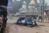 Banjir Bandang Melanda Kota Parapat, Warga Terancam Kerugian Materil
