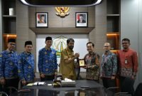 Gubernur Terima Kunjungan Silaturahmi Kepala OJK Aceh