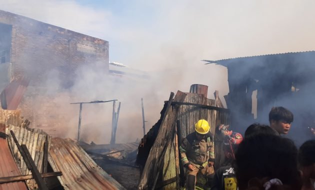 Kebakaran di Medan Denai, Tim Pemadam Berhasil Jinakkan Api dalam 30 Menit