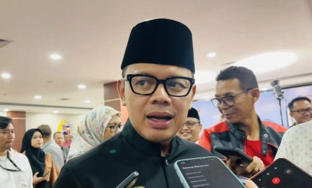 Wamendagri Larang Pemerintah Daerah Angkat Tenaga Honorer Baru