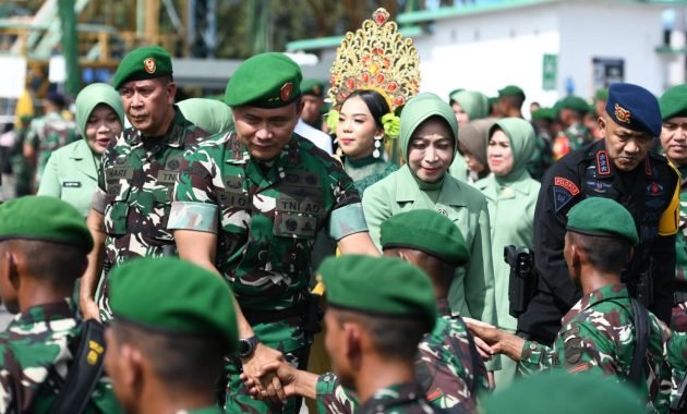 Pangdam I/BB Pimpin Upacara Pemberangkatan Satgas Pamtas RI-PNG Statis Yonif 126/KC