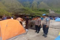 Polres Dairi Tingkatkan KRYD Di Wisata Pantai Danau Toba Silalahi