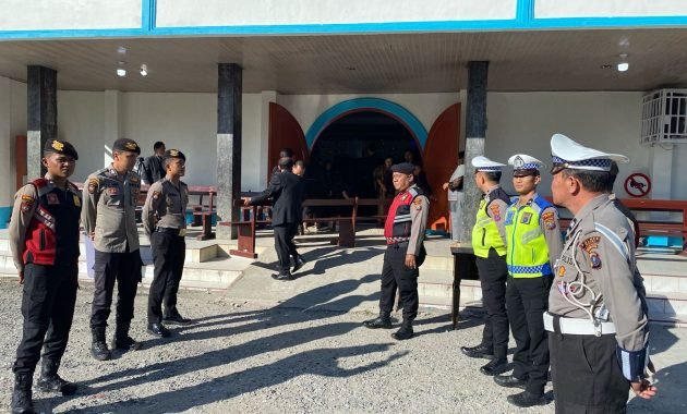 178 Personil Polres Dairi Amankan Ibadah Paskah