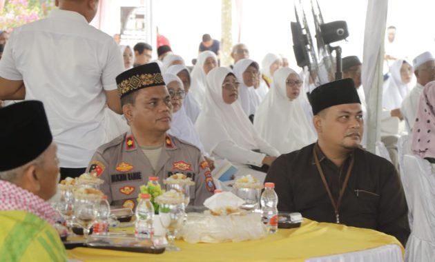 Waka Polres Sergai Hadiri Tepung Tawar Jamaah Haji Serdang Bedagai