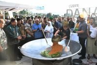 Masak Besar Bobon Santoso Bareng Bobby Nasution Diserbu 1.000-an Masyarakat