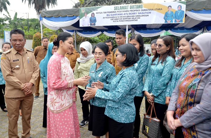 Kahiyang Ayu Pastikan Kegiatan Layanan Posyandu Berjalan Baik 