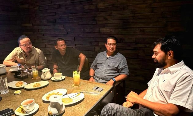 Mualem Temui Menparekraf, Bahas Rencana Pembentukan Badan Ekonomi Kreatif