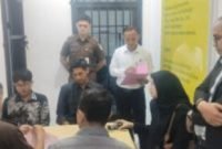Polisi Serahkan 6 Tersangka Penganiayaan yang Berujung Kematian di Tibang ke Jaksa