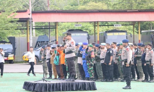 Kapolda Papua Barat Cek Kesiapan Personel dan Peralatan dalam Misi Kemanusiaan Operasi AB Moskona 2025