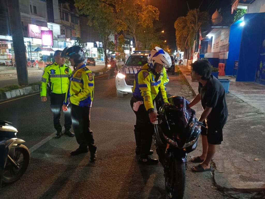 Satlantas Polres Aceh Barat Gelar Razia, 10 Sepeda Motor Berknalpot Brong Diamankan