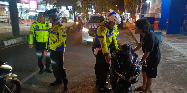 Satlantas Polres Aceh Barat Gelar Razia, 10 Sepeda Motor Berknalpot Brong Diamankan