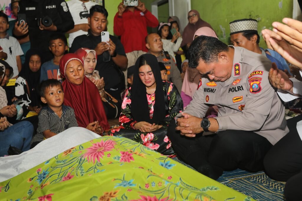 Kapolda Sumut Melayat ke Rumah Duka Korban Tawuran di Belawan