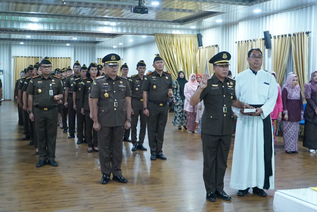 IMG-20250506-WA0043-1024x684 Lukas Sambiono Resmi Jabat Aspidmil Kejati Sumut