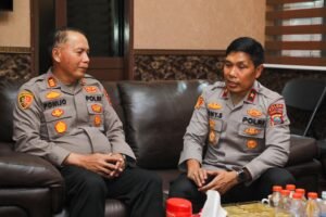 Jenguk Kapolsek Korban Lemparan Saat Tangani Tawuran, Ini Arahan Wakapoldasu
