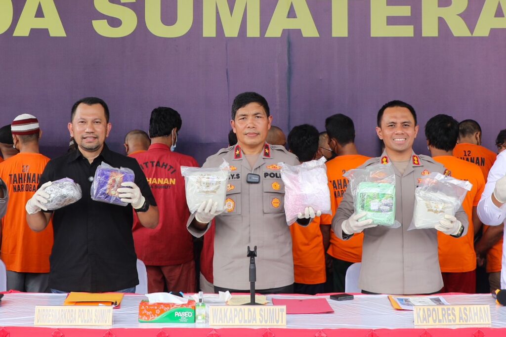 IMG-20250508-WA0030-1024x682 Polda Sumut Tegaskan Perang Terhadap Narkoba, Amankan 160 Sabu dan Pil