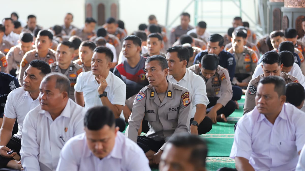 IMG-20250508-WA0068 Wakapolda Aceh Ajak Jajaran Polda Sering Membaca Surah Yasin Sangat Bermanfaat