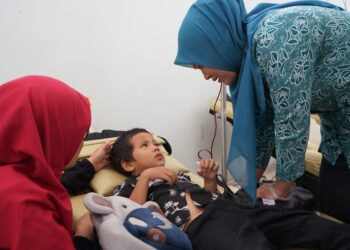 Peringati Hari Talasemia Sedunia, Istri Wakil Gubernur Aceh Santuni Pasien Talasemia di RSUDZA 