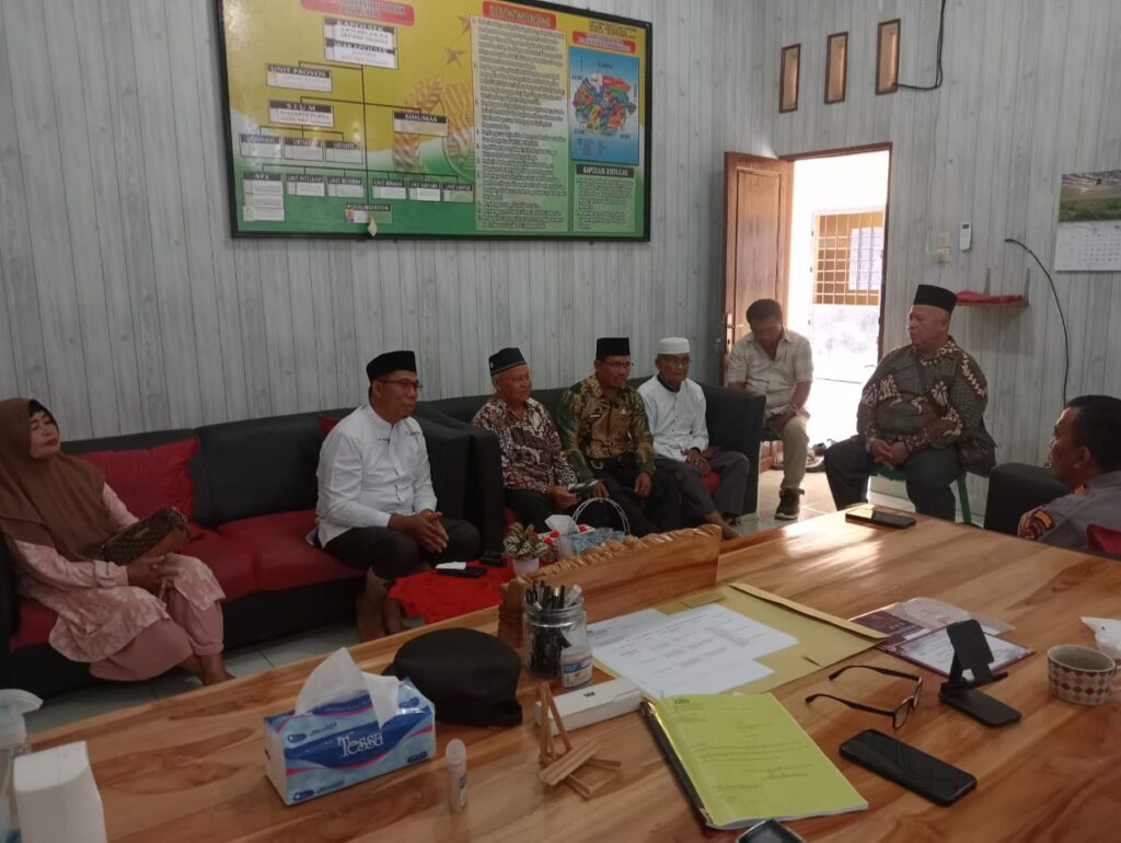 IMG-20250510-WA0030-1024x770 Polisi Dan Tokoh Masyarakat Perangi Kejahatan di Wilkum Sergei