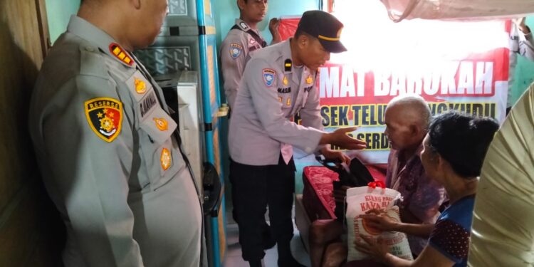 Warga Sakit Menahun di Desa Liberia Dapat Bantuan Polisi
