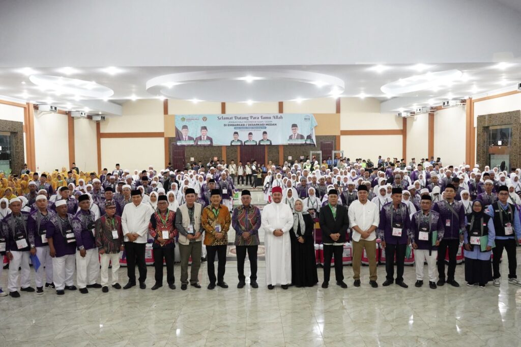 IMG-20250516-WA0016-1024x682 4.304 Jemaah Calhaj Sumut Sudah Diberangkatkan ke Tanah Suci