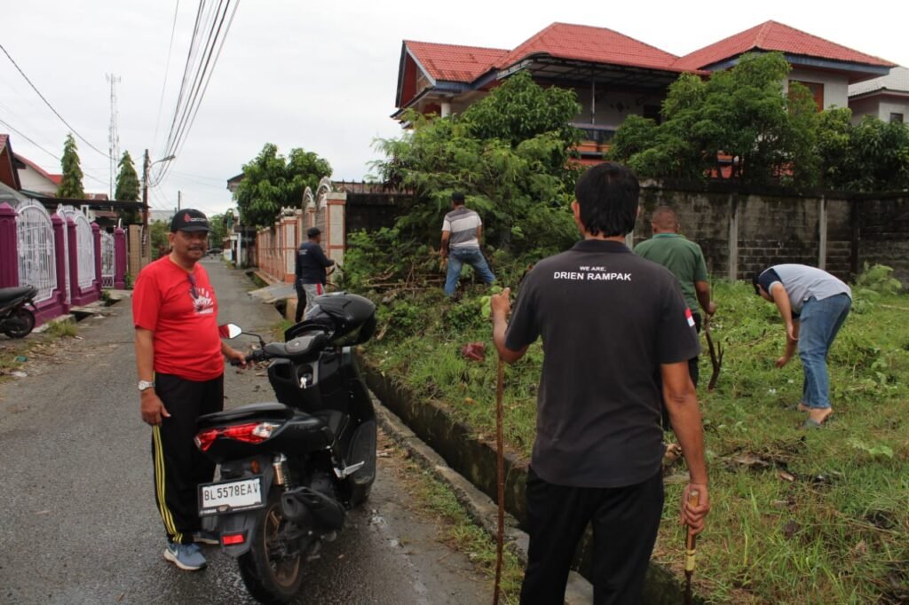 Seluruh Elemen di Drien Rampak Bersihkan Lingkungan Sambut Idul Adha