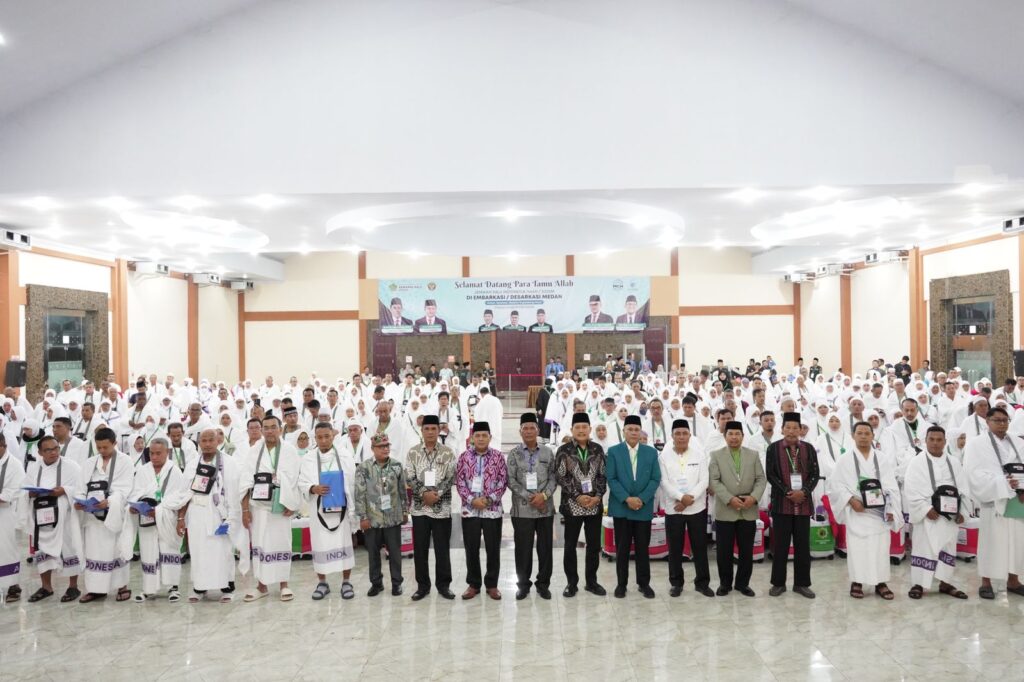 IMG-20250517-WA0051-1024x682 Jemaah Calhaj Kloter 13 Langsung Pakai Kain Ihram Sejak di Ahmed 