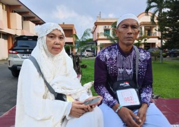 20 Tahun Jualan Pisang Goreng, Pasutri Asal Sergai Naik Haji