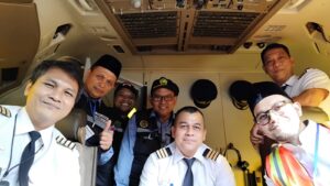 Bertemu Pilot, Wabup Aceh Barat Said Fadheil Titipkan Jemaah Haji 