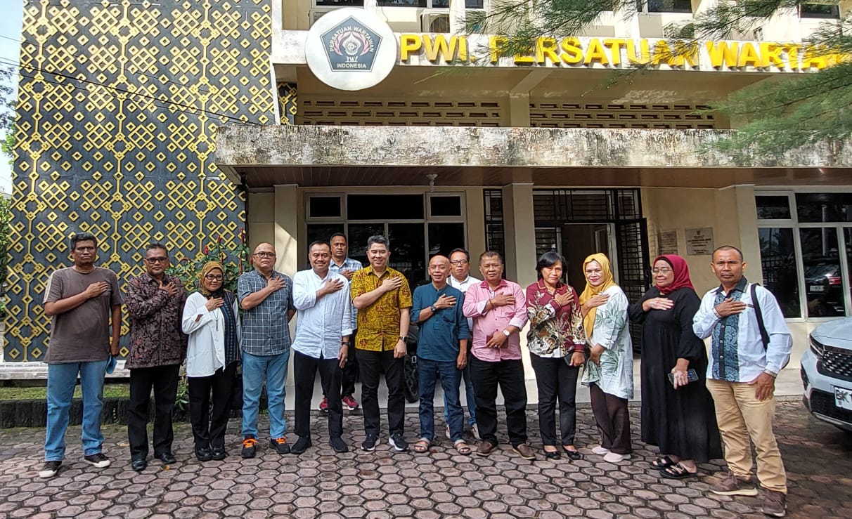 IMG-20250524-WA0072 Humas Polda Silaturahmi ke PWI Sumut, Farianda : Saat Liputan Kedepankan Etika