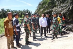 Kasdam I/BB Dampingi Tim Wasev TNI AD Tinjau TMMD di Dumai