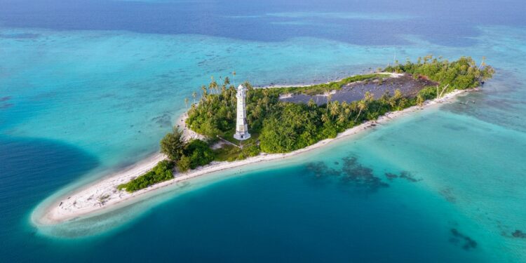 Empat Pulau di Aceh Singkil yang status admistratifnya saat ini ditetapkan sebagai bagian dari wilayah Kabupaten Tapanuli Tengah, Sumatera Utara
