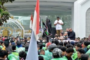 Ribuan Driver Ojol Gelar Aksi Demo, Gubernur Bobby Nasution Temui dan Dengarkan Keluhan