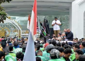 Ribuan Driver Ojol Gelar Aksi Demo, Gubernur Bobby Nasution Temui dan Dengarkan Keluhan