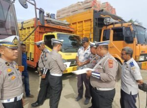 Sinergitas Satlantas Aceh Barat dan Jasa Raharja: Sosialisasi, Pengecekan dan Kendaraan Overload dan Overdimensi di Meulaboh