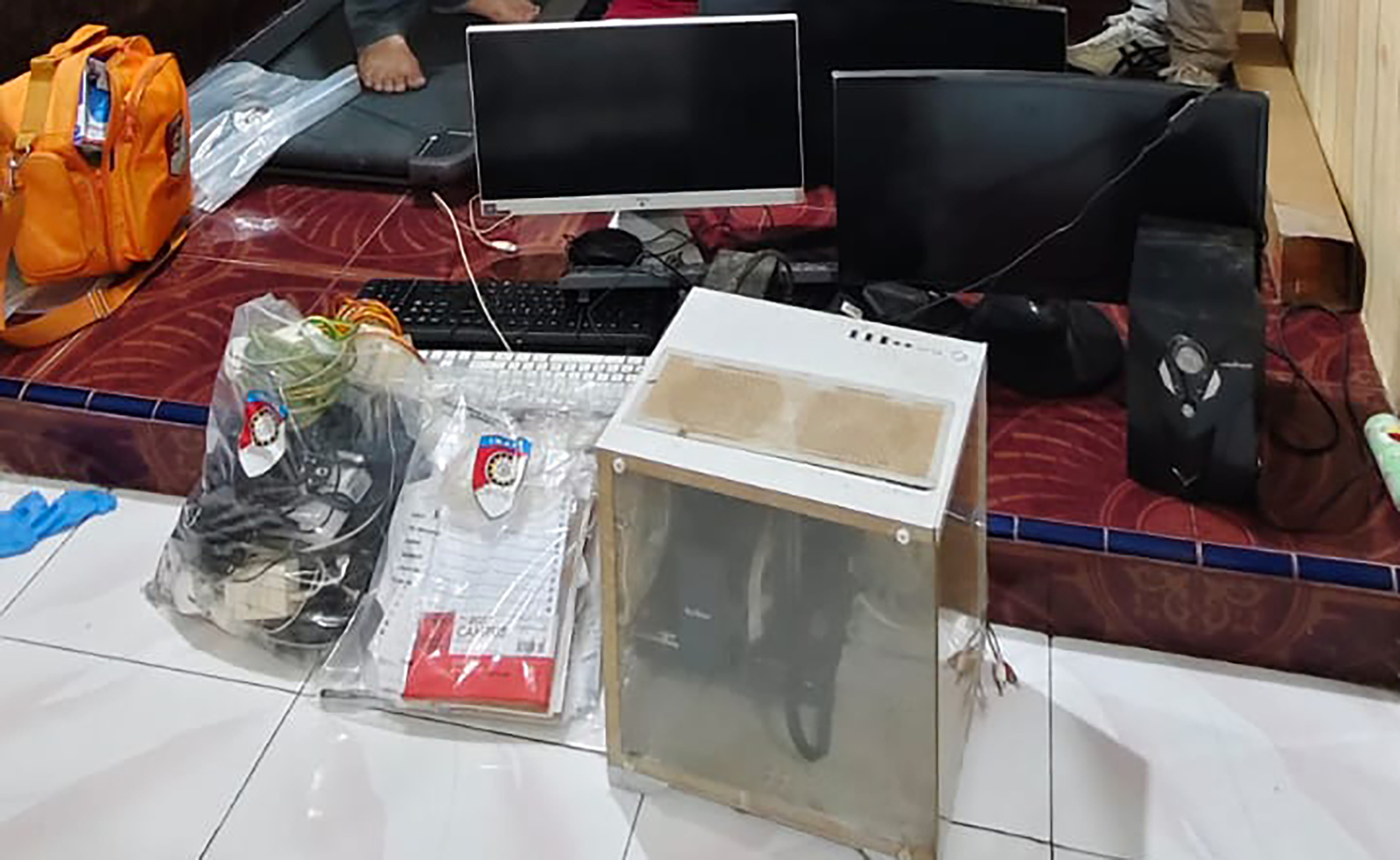 IMG-20250604-WA0029 Polres Aceh Barat Ringkus Bandar Judi Online