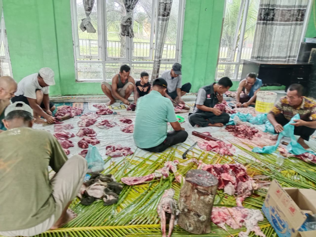 IMG-20250607-WA0044 Hewan Kurban Dari Bupati Dan Wakil Bupati Simeulue Untuk Masyarakat Kecamatan Teupah Tengah