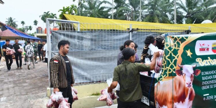 Kodam I/BB Gandeng Mahasiswa Bagikan Daging Qurban