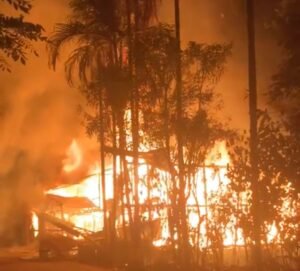 Kebakaran Hebat Landa Lima Rumah Warga di Nagan Raya