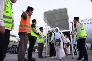 Jemaah Haji Kloter 1 Asal Padangsidimpuan Tiba di Tanah Air